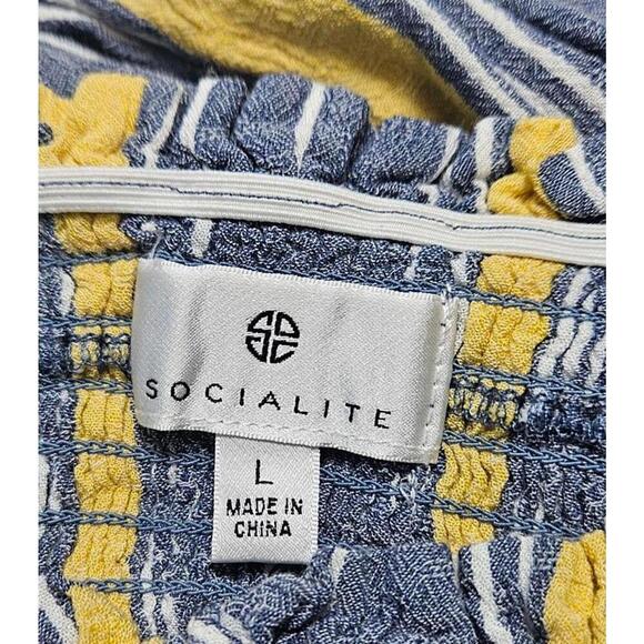 Socialite Boutique Women's Striped Button-Up Smocked Crop Tank Top Size Large - Picture 4 of 9